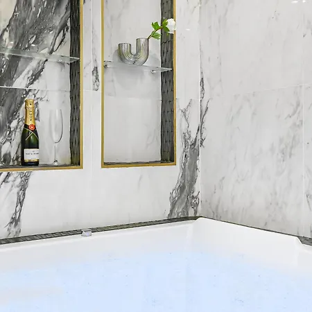 La Reverie - - Jacuzzi Pro * Paris